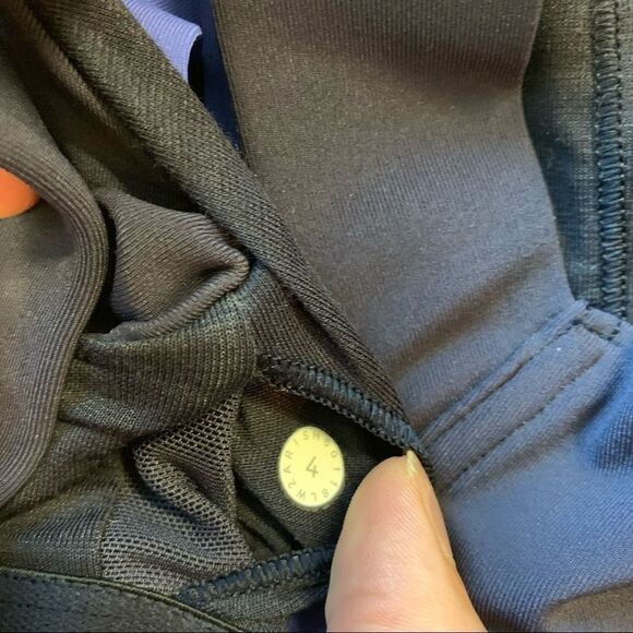 Lululemon blue black sports bra size 4 - Picture 5 of 5